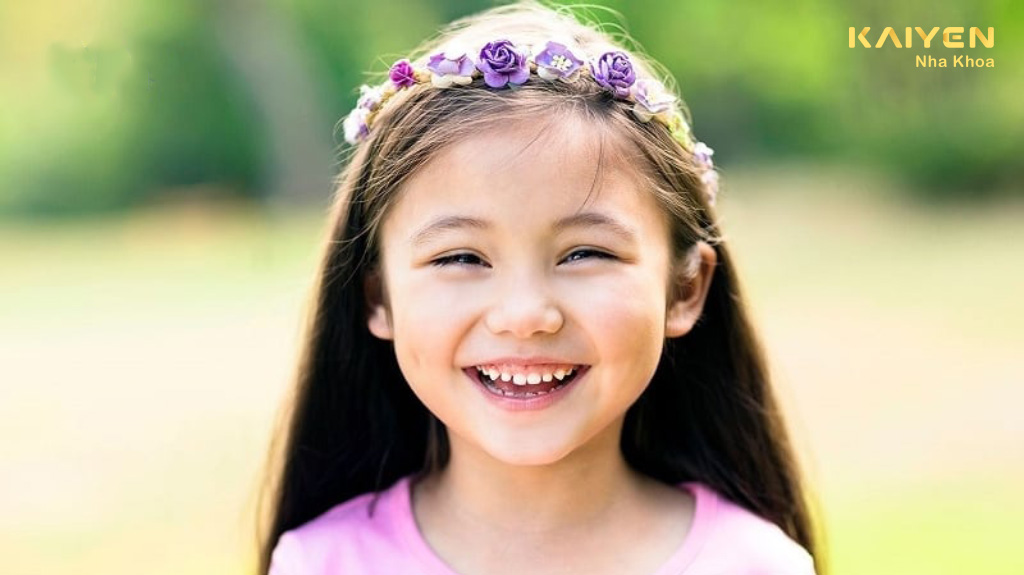 Giúp trẻ cân bằng tâm lý khi niềng răng